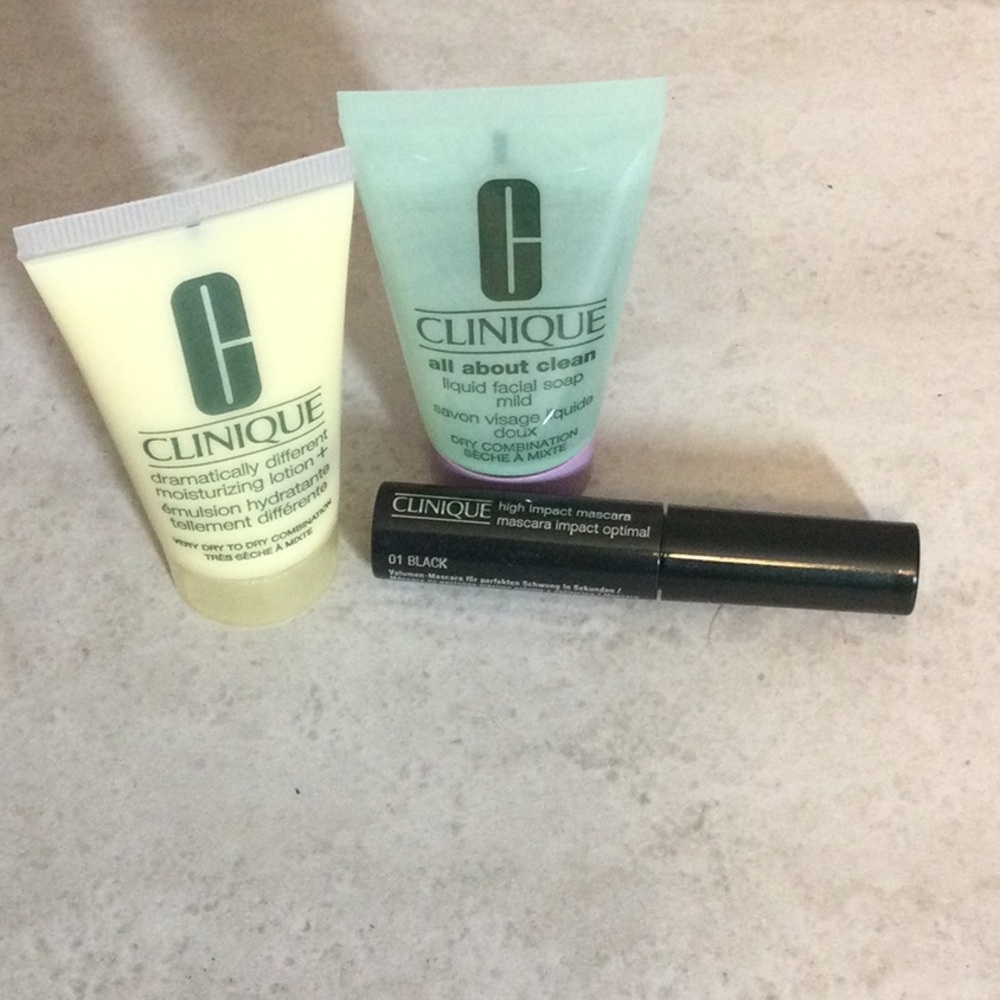 NWT Clinique Travel-Size Skincare & Mascara Set - Yellow & Mint